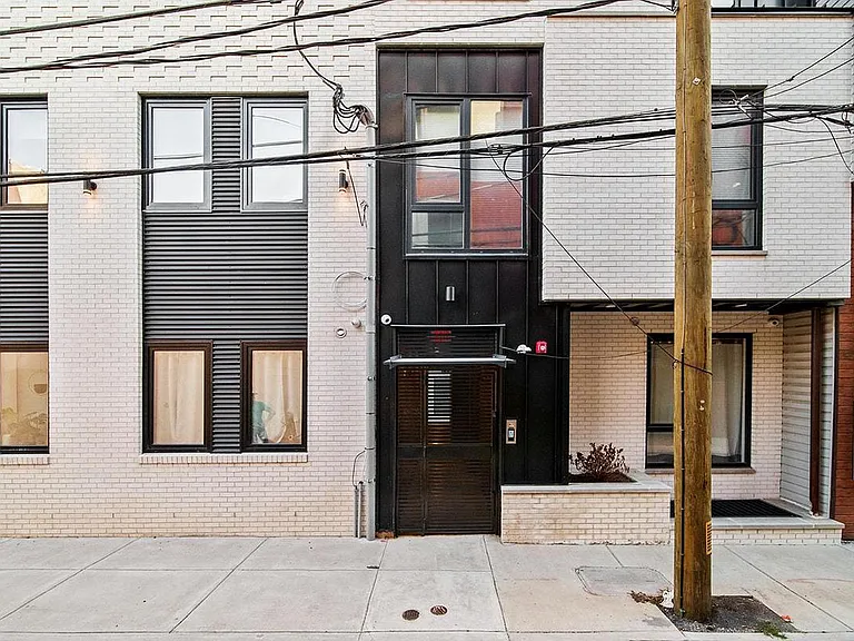 1306 N Front St #4F — Photo 6