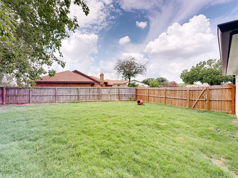 1302 Linda Spur — Photo 22