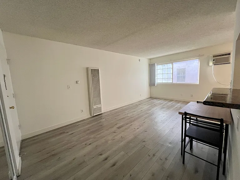 3730 S Sepulveda Blvd — Photo 4