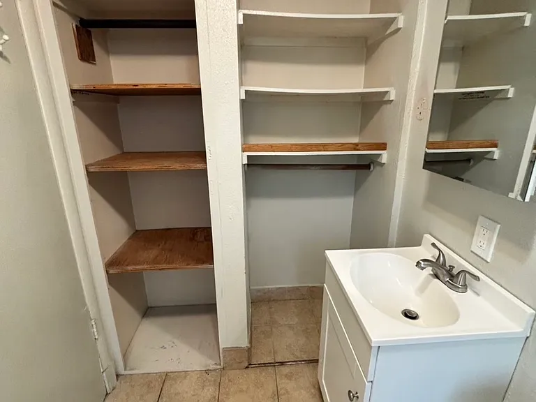 2709 W Rose Hill St #8 — Photo 10