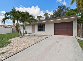 6325 Carthage Cir N, Lake Worth, FL 33463