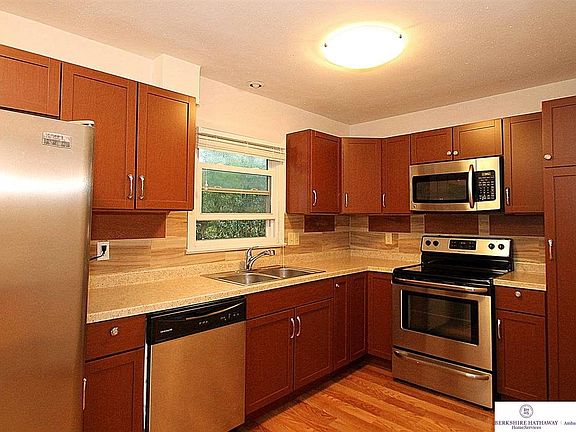 2nd image of 614 S 113th Ave