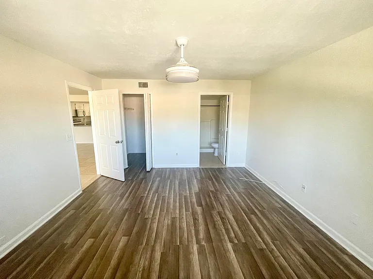 1905 Palm Beach Trace Dr — Photo 12