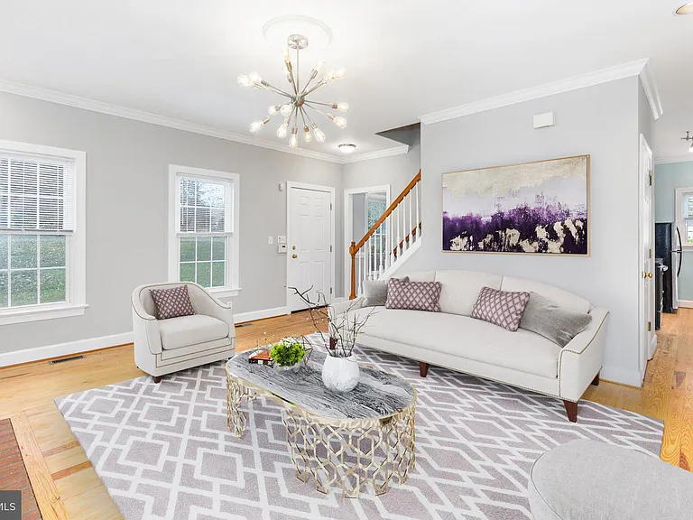 1445 Heatherstone Dr — Photo 5