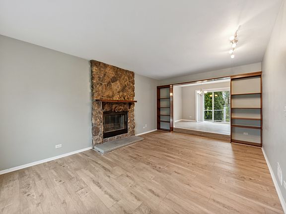 4th image of 636 Stewart Ct