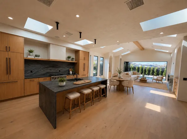 6215 W 77th St, Los Angeles, CA 90045