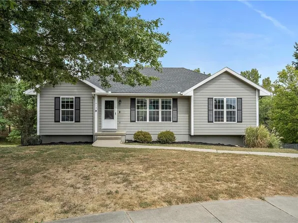 412 Brookside Cir, Kearney, MO 64060