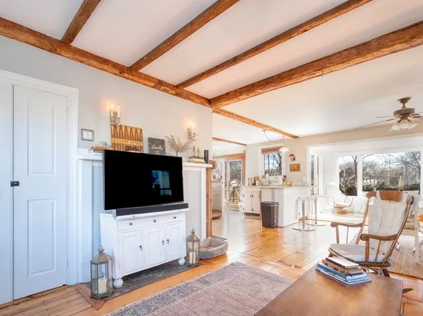 697 Washington St, Whitman, MA 02382