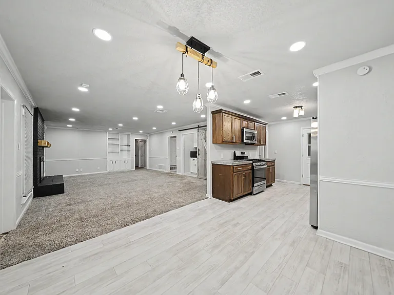 4106 Ermine Trl — Photo 4