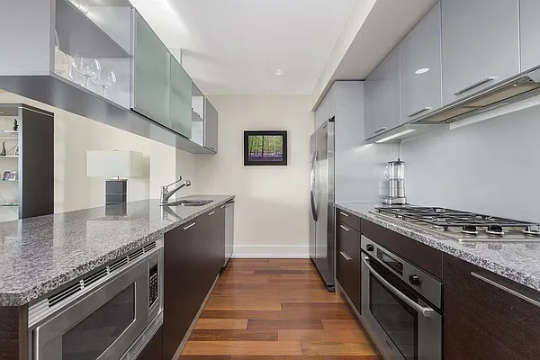 Sold by Dolly Lenz Real Estate LLC | media 2