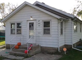 829 Adrian St, Waterloo, IA 50703