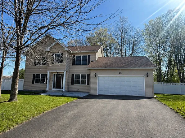 24 Independence Dr, Plattsburgh, NY 12901