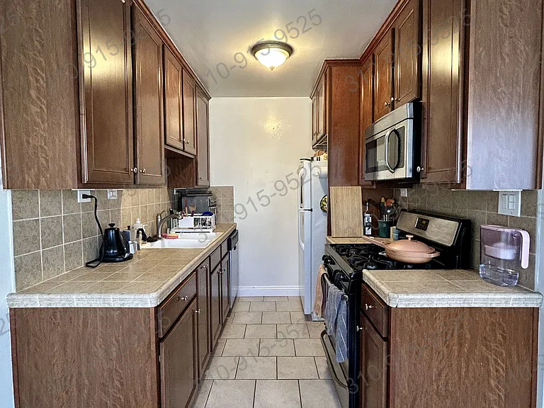 3160 S Barrington Ave #105 — Photo 7
