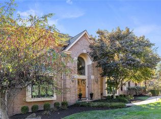 8 Harvester Ct, Sewickley, PA