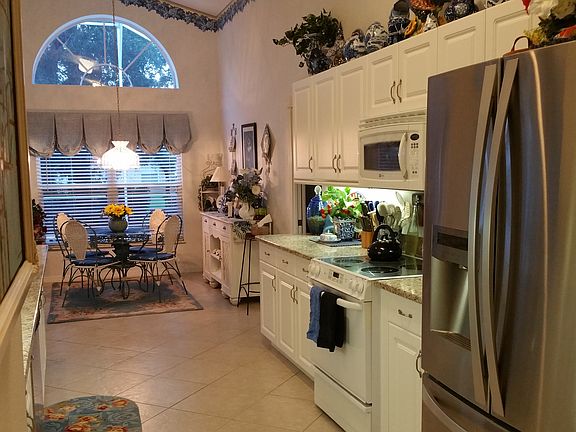 3rd image of 1405 Florida Moss Ln