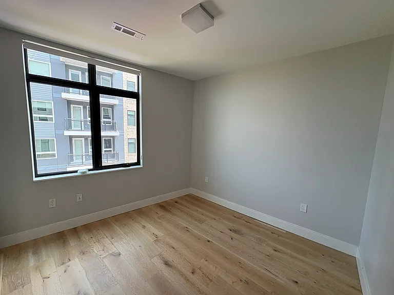 191 Washington St #525 — Photo 34