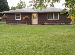 515 16th Ave, Silvis, IL 61282