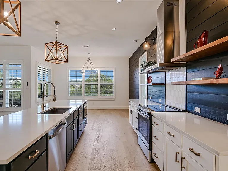 935 Wesley Ridge Dr — Photo 11