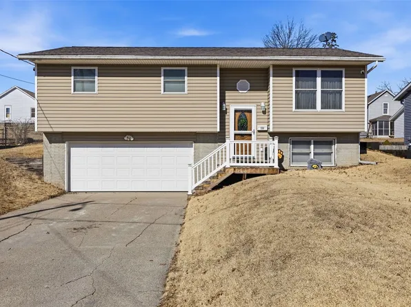 530 E 6th St, Tipton, IA 52772