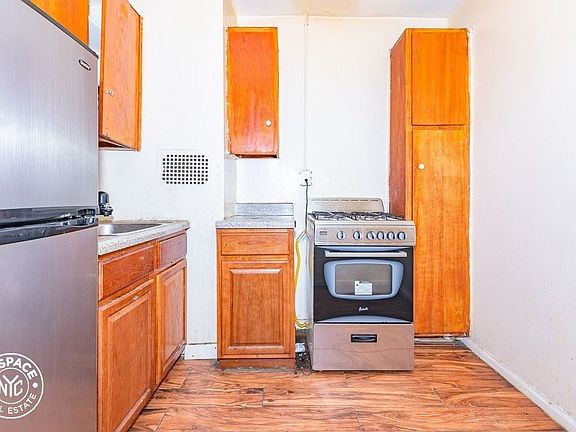 4th image of 250 Clarkson Ave #22