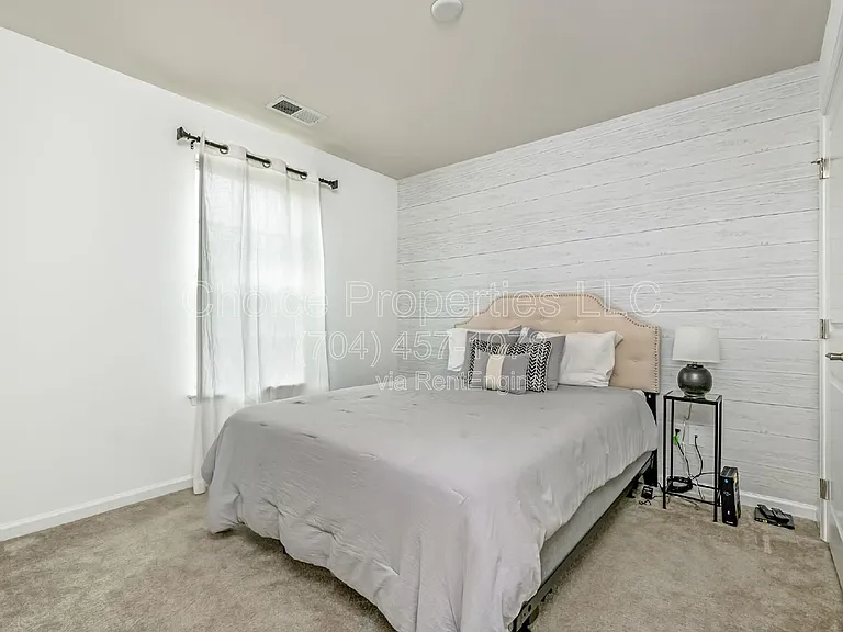 4027 Zilker Park Dr — Photo 20
