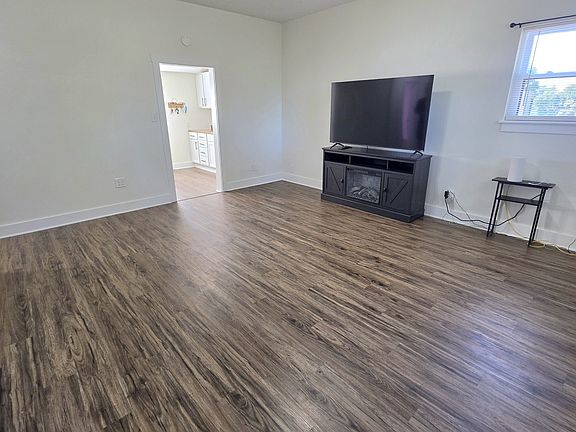 4th image of 405 W Pearl St
