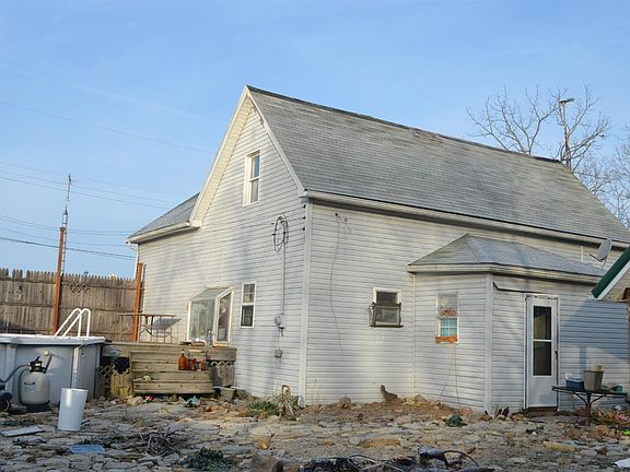 2nd image of 187 S Marion St