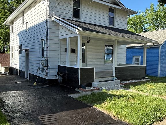 3rd image of 207 Prospect St