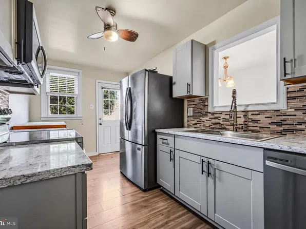 1009 Clayton Rd, Wilmington, DE 19805