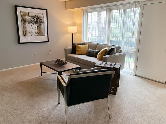 4th image of 5327 Carswell Ave #1686295