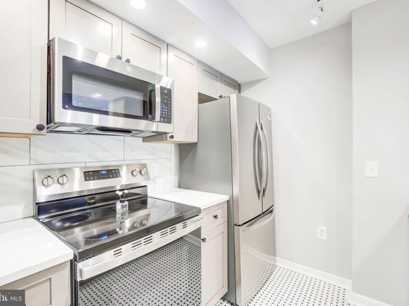 2111 Wisconsin Ave NW APT 302