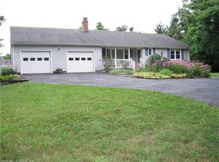 616 Bush Hill Rd, Manchester, CT 06040