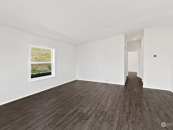 2nd image of 130 E Midway Lane