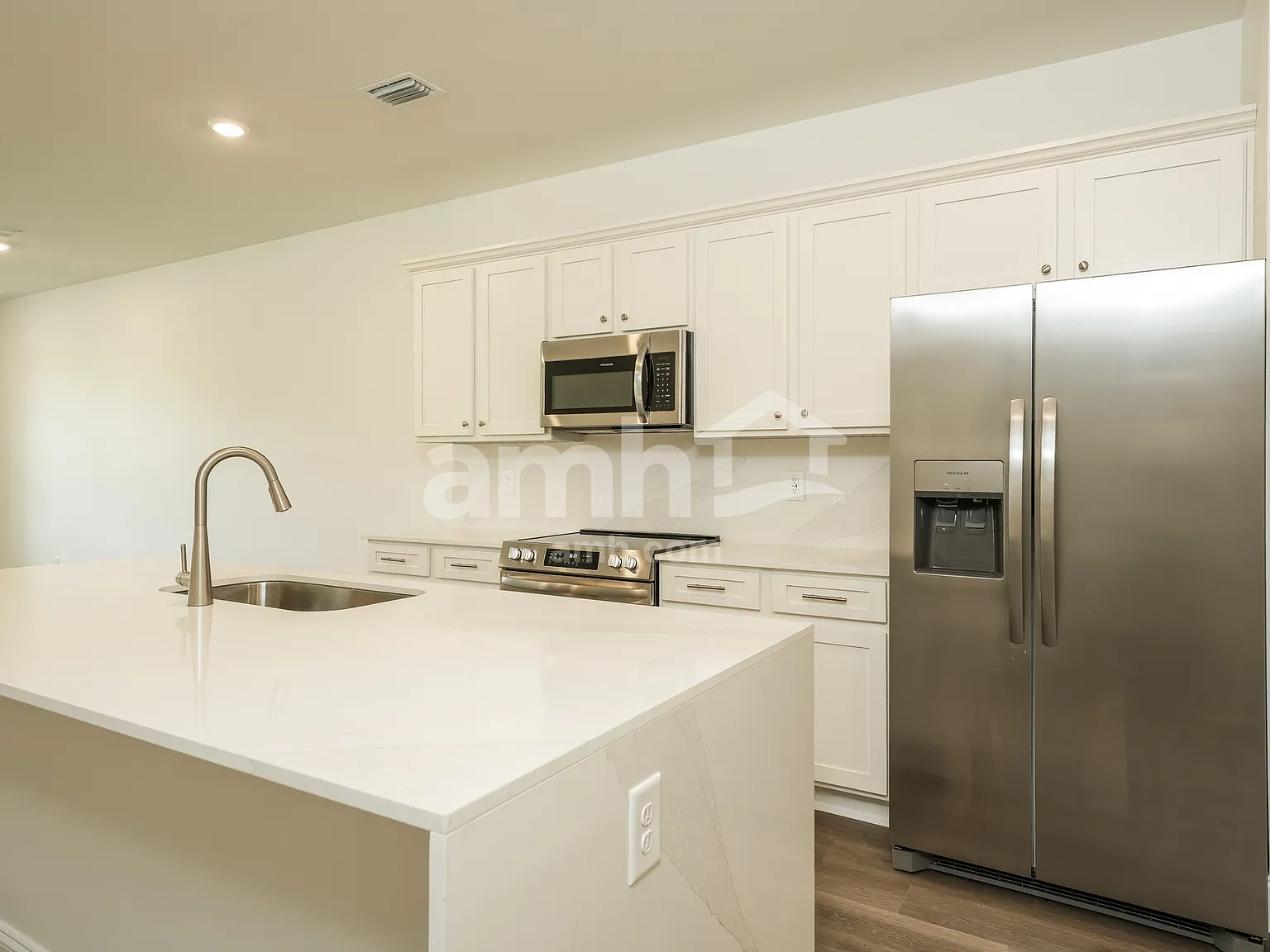 3 bed, 2.5 bath, 1840 sqft, $2,370 — Photo 4