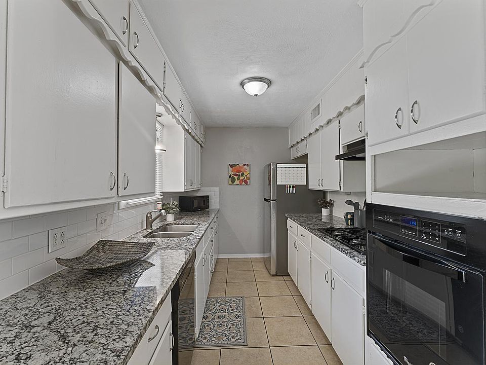 1st image of 837 S Hampshire St #18105774
