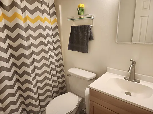 Rented by Capri Jet Realty Corp | media 8