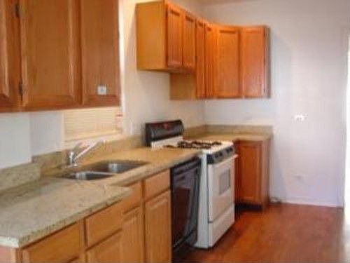 5th image of 1174 S Lombard Ave