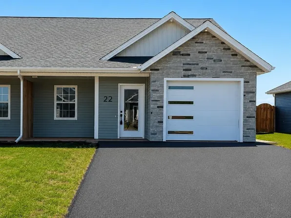 22 Samantha Ln, Cornwall, PE C0A 1H0