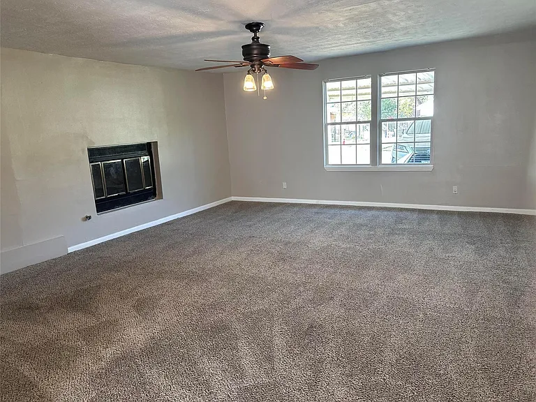 17210 Woodburn Dr — Photo 7