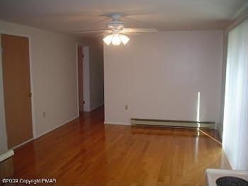 4th image of 270 Sellersville Dr