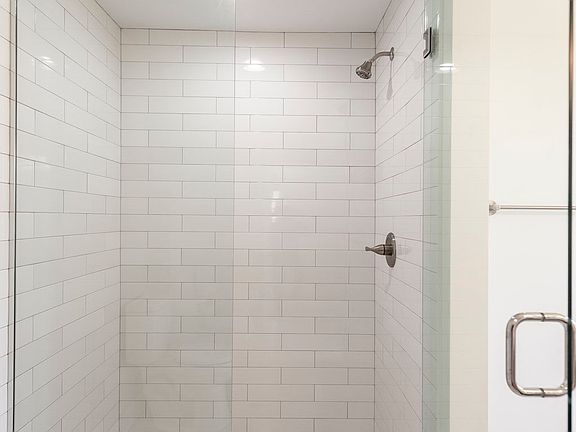 33rd image of 655 Cummings Ln