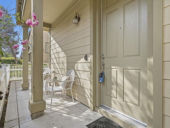 3rd image of 238 Peppermint Tree Ter Unit 5