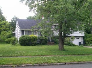 31 Walker Ave, Closter, NJ 07624