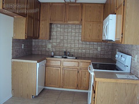4th image of 24599 Cottonwood Ln