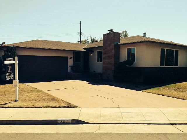 1st image of 207 Spuraway Dr