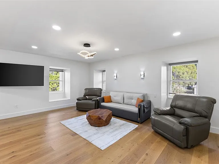 7100 Park St S — Photo 3