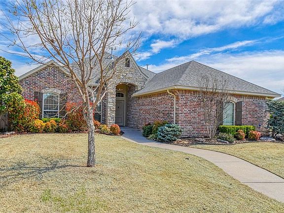 3rd image of 17320 Medina Ln
