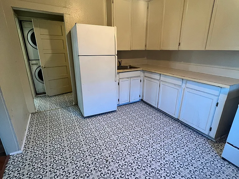 1616 Kirkman St — Photo 5