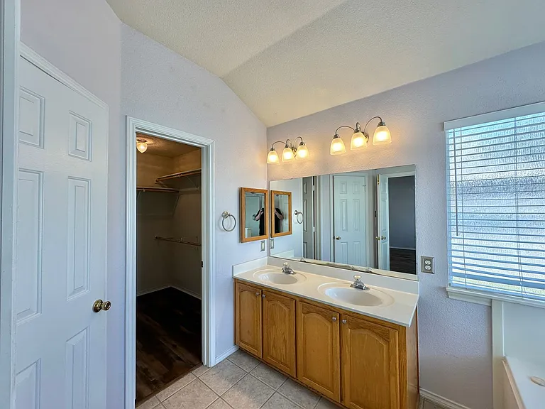 102 W Great Plains Trl — Photo 18