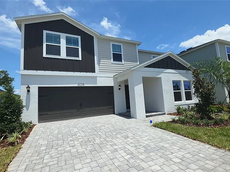 36741 Thornhedge Dr — Photo 1